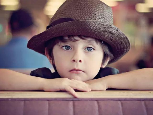 少儿自闭症的症状会有哪些